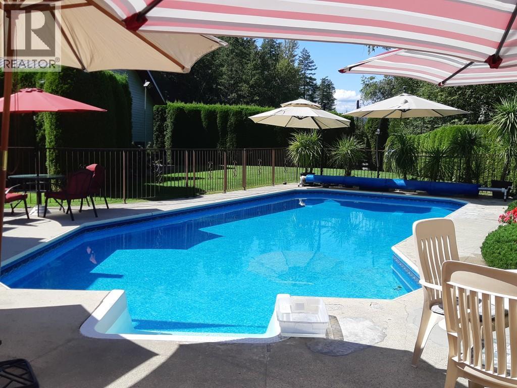 #1 TO 5 2924 Eagle Bay Road - 12