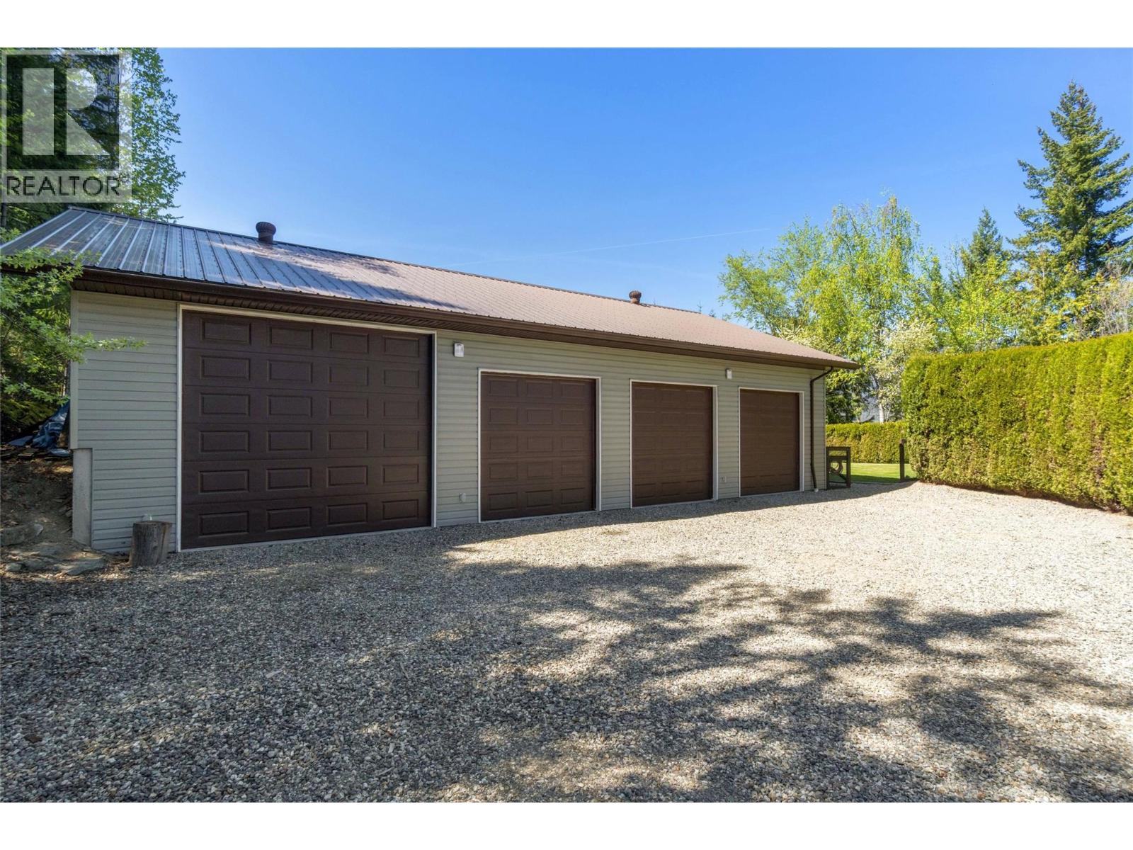 #1 TO 5 2924 Eagle Bay Road - 9