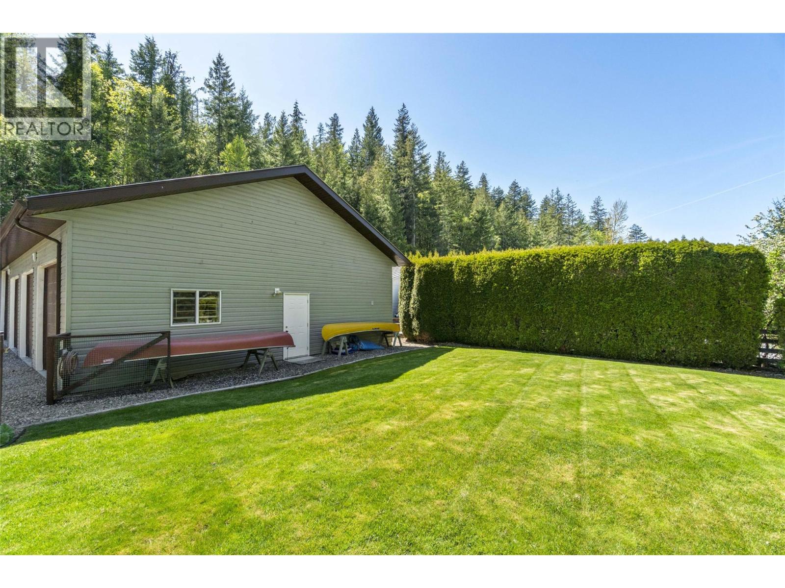 2924 Eagle Bay Road Unit# 1 to 5, Blind Bay