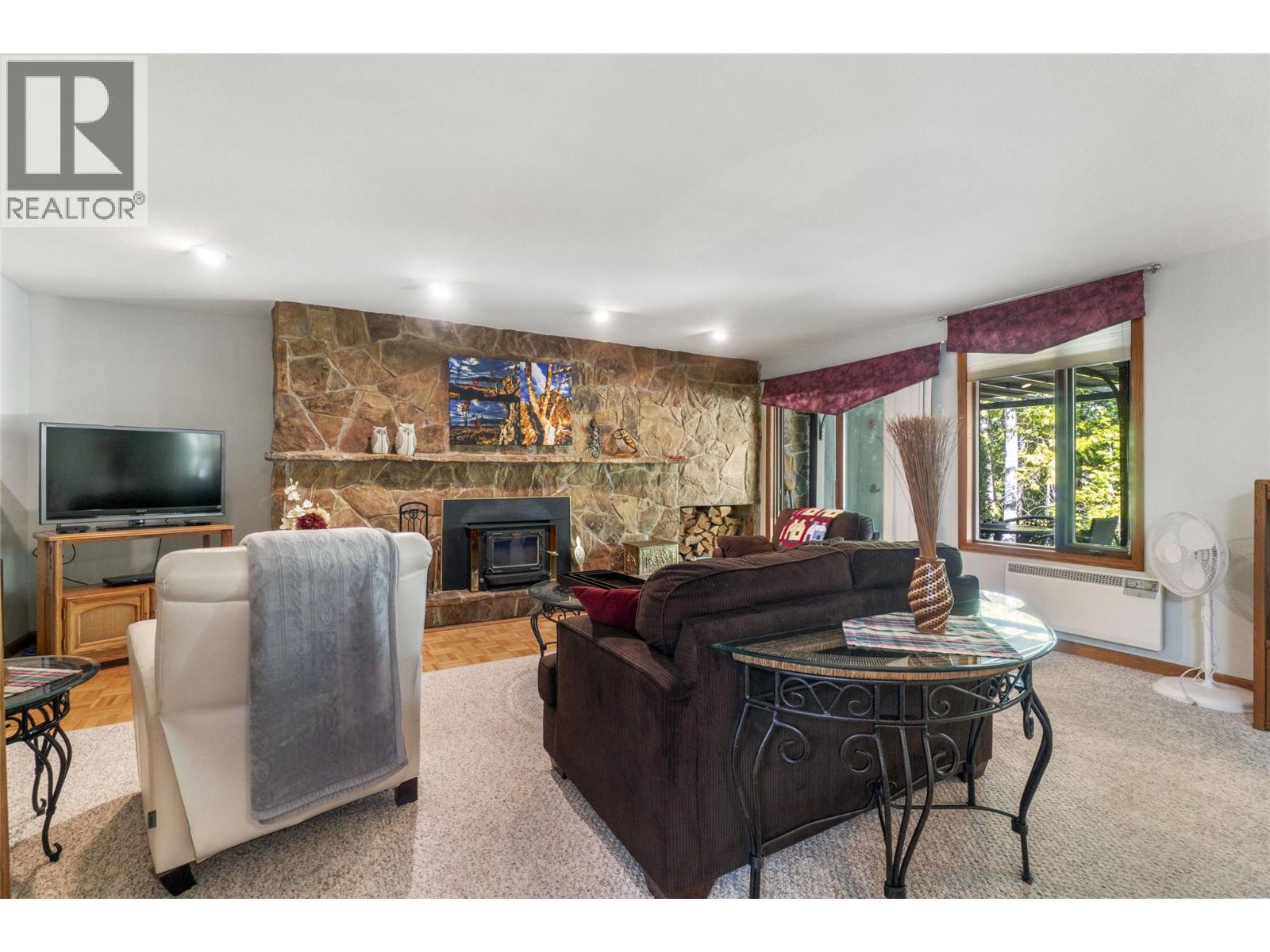 2924 Eagle Bay Road Unit# 1 to 5, Blind Bay