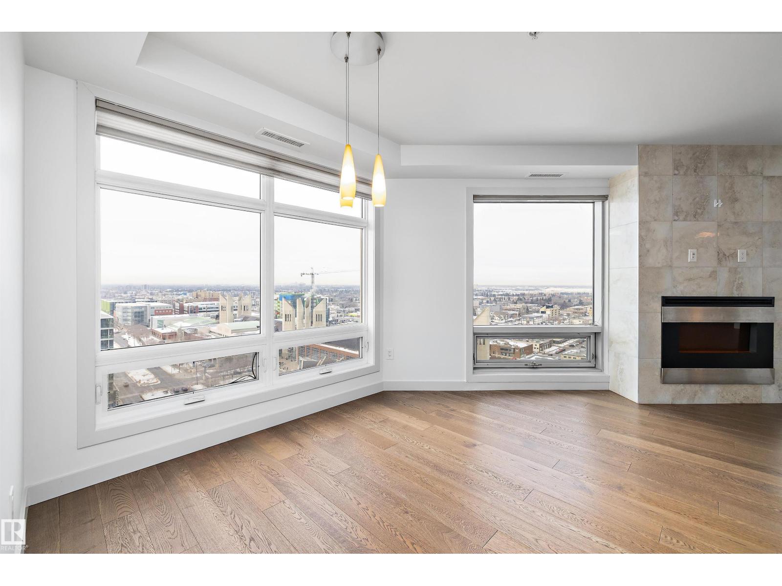 #1704 10388 105 ST NW - 10
