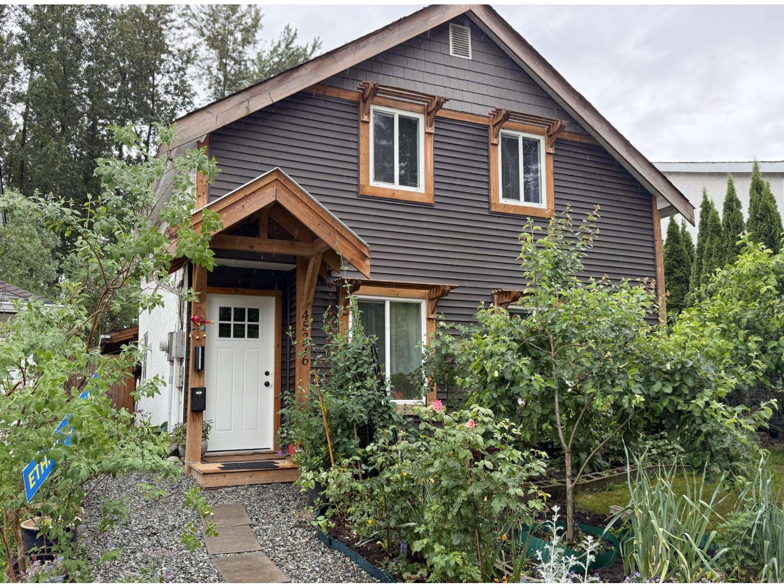 45276 CREEKSIDE Drive - main photo
