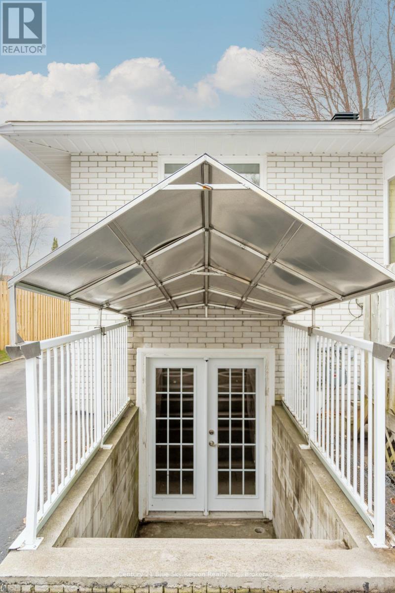 22 NIGHTINGALE DRIVE - 33