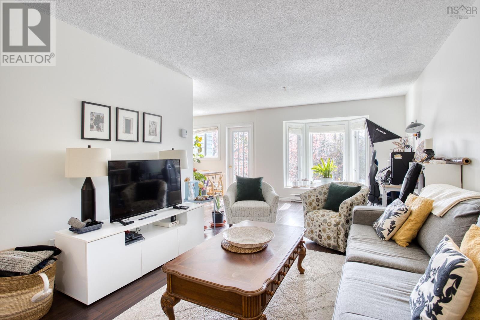 #310 15 Knightsridge Drive - Image 3