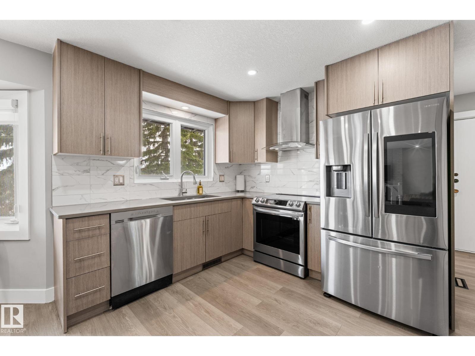 10673 161 AV NW - 20
