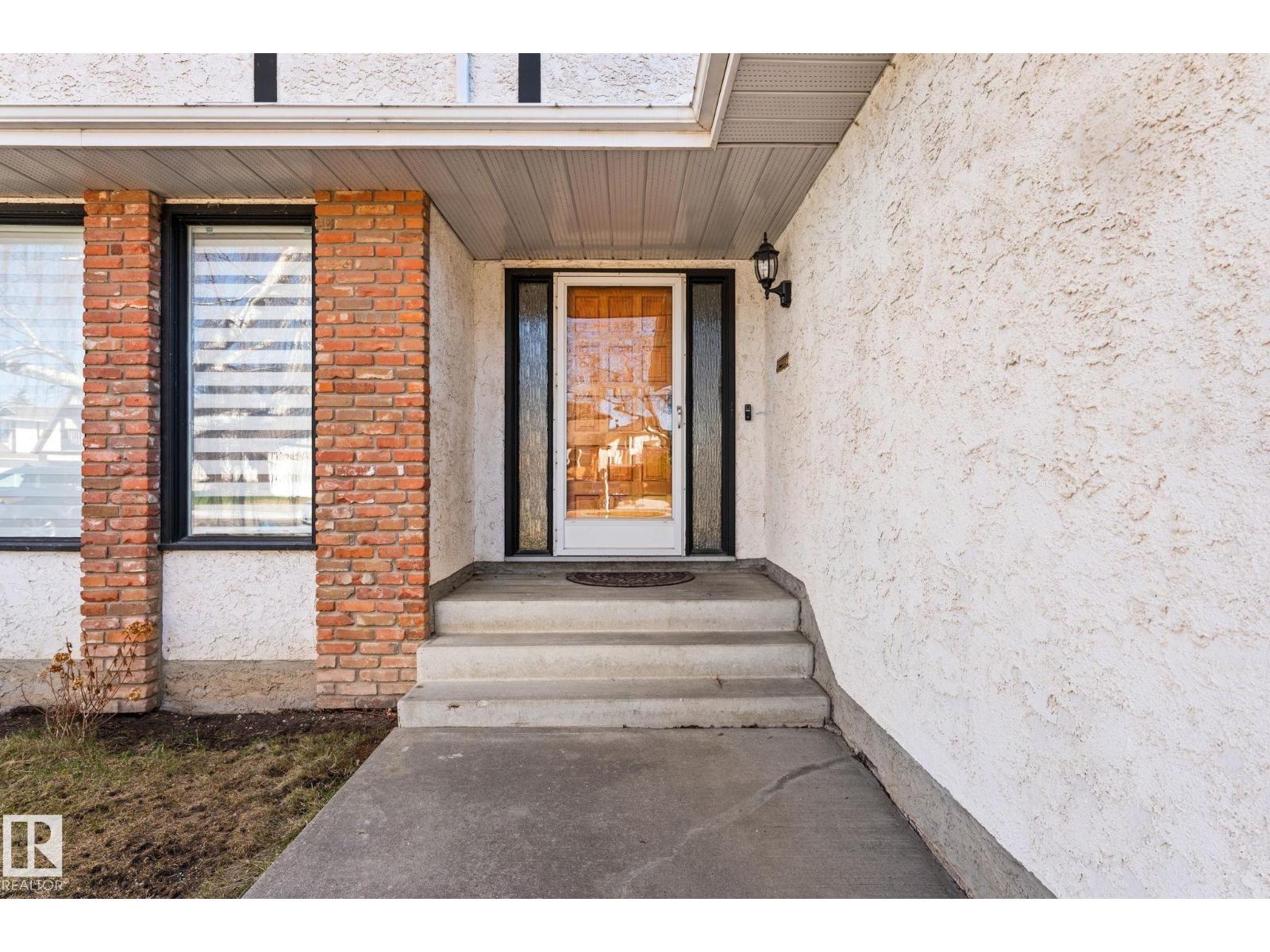 10673 161 AV NW - 4