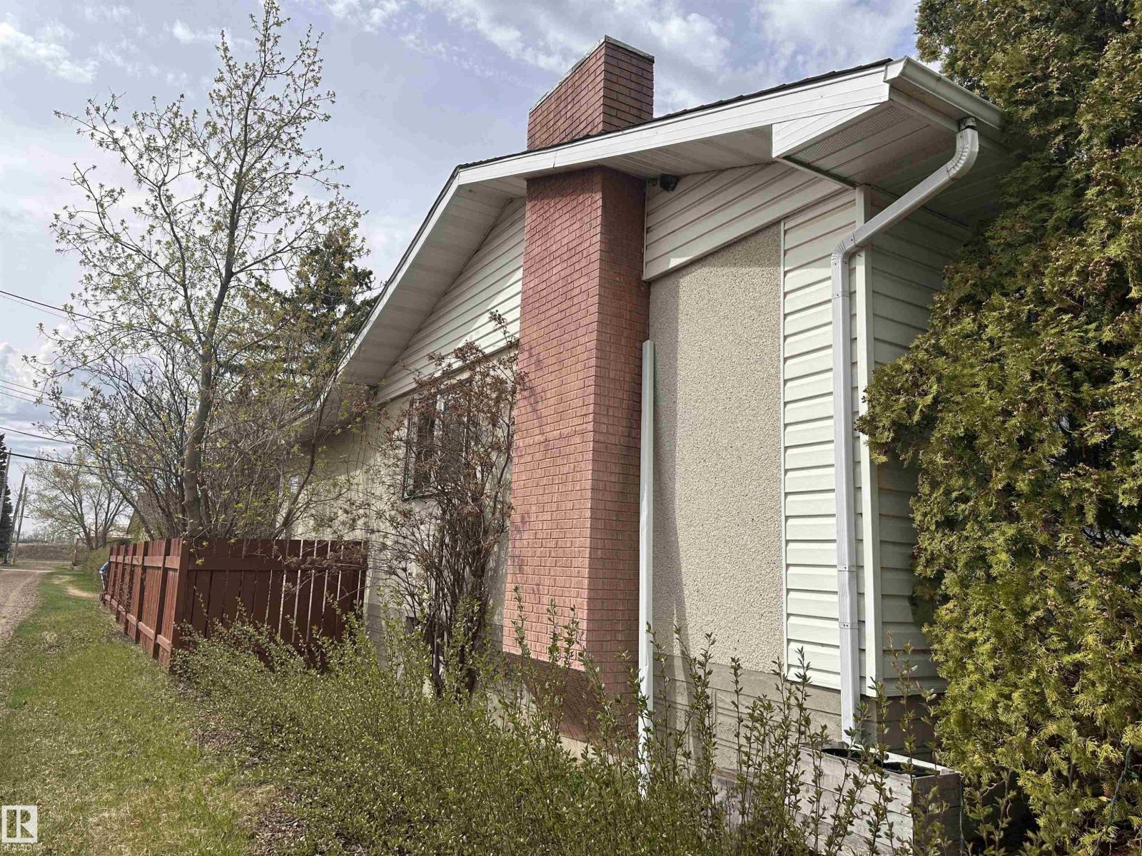 9915 95 ST — photo 70