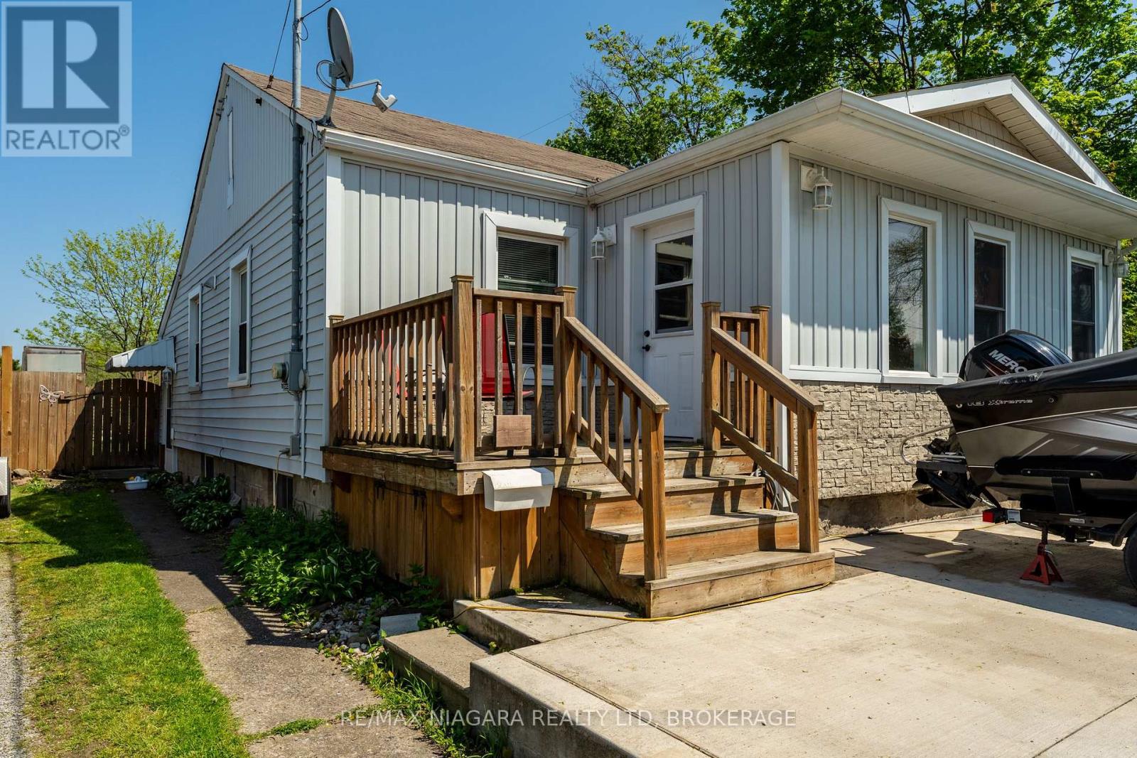 18 1/2 WILLOW STREET - Image 2