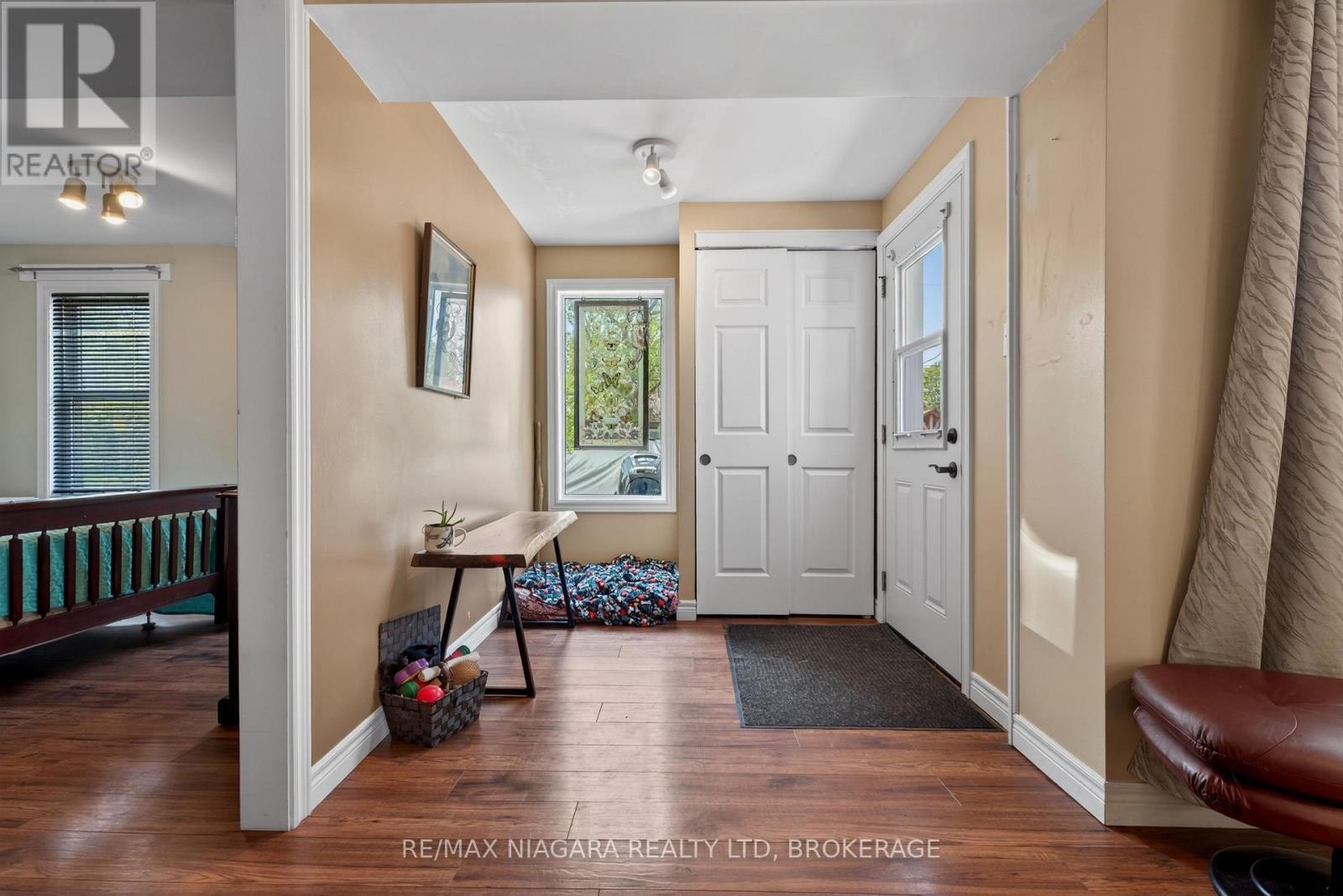 18 1/2 WILLOW STREET - 4