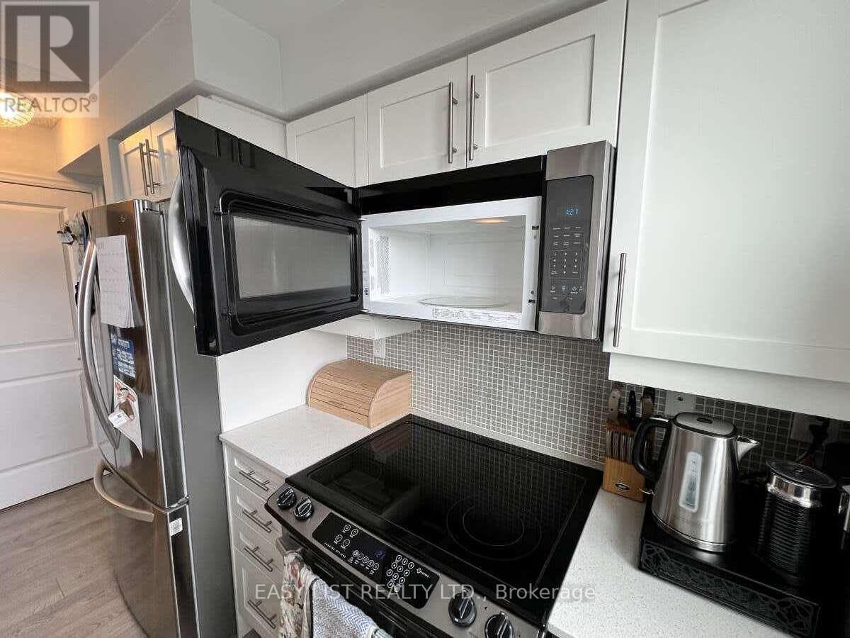 #1402 125 WESTERN BATTERY ROAD - 33