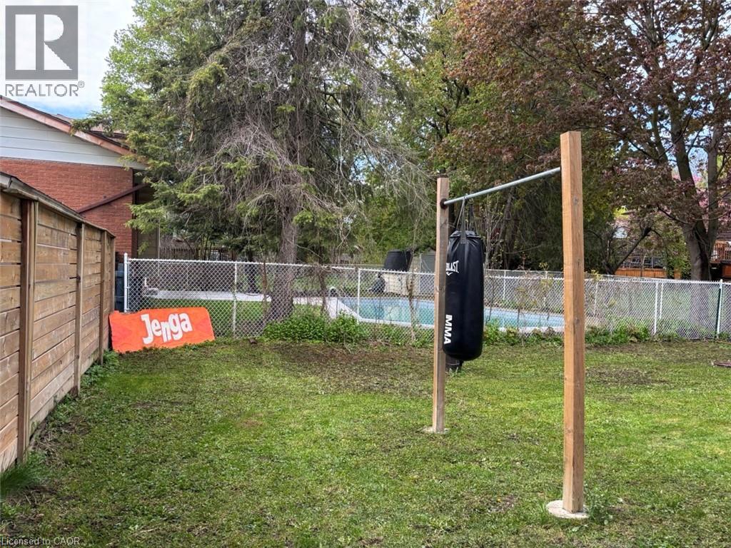 163 PINEGROVE Crescent - 25