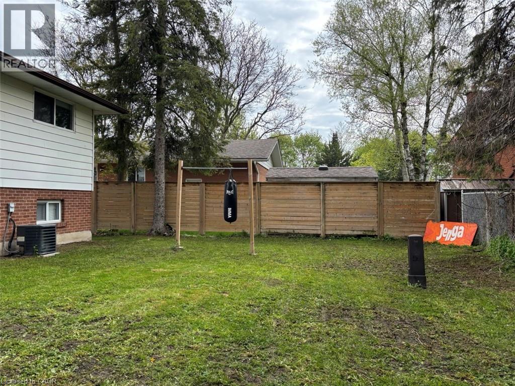 163 PINEGROVE Crescent - 26