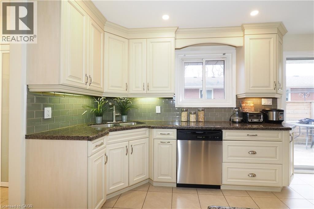 163 PINEGROVE Crescent - 5