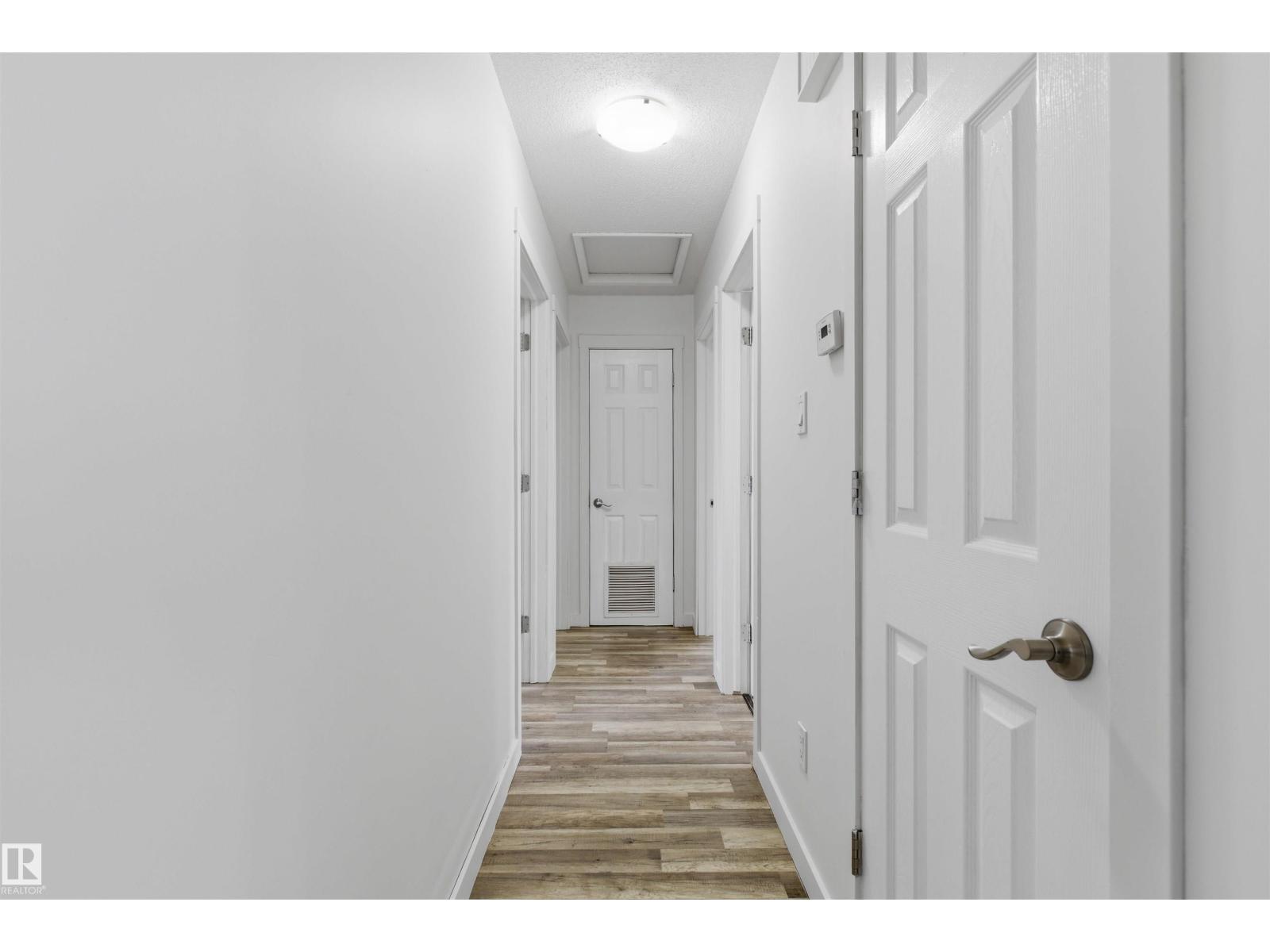 7604 142 AV NW - 15