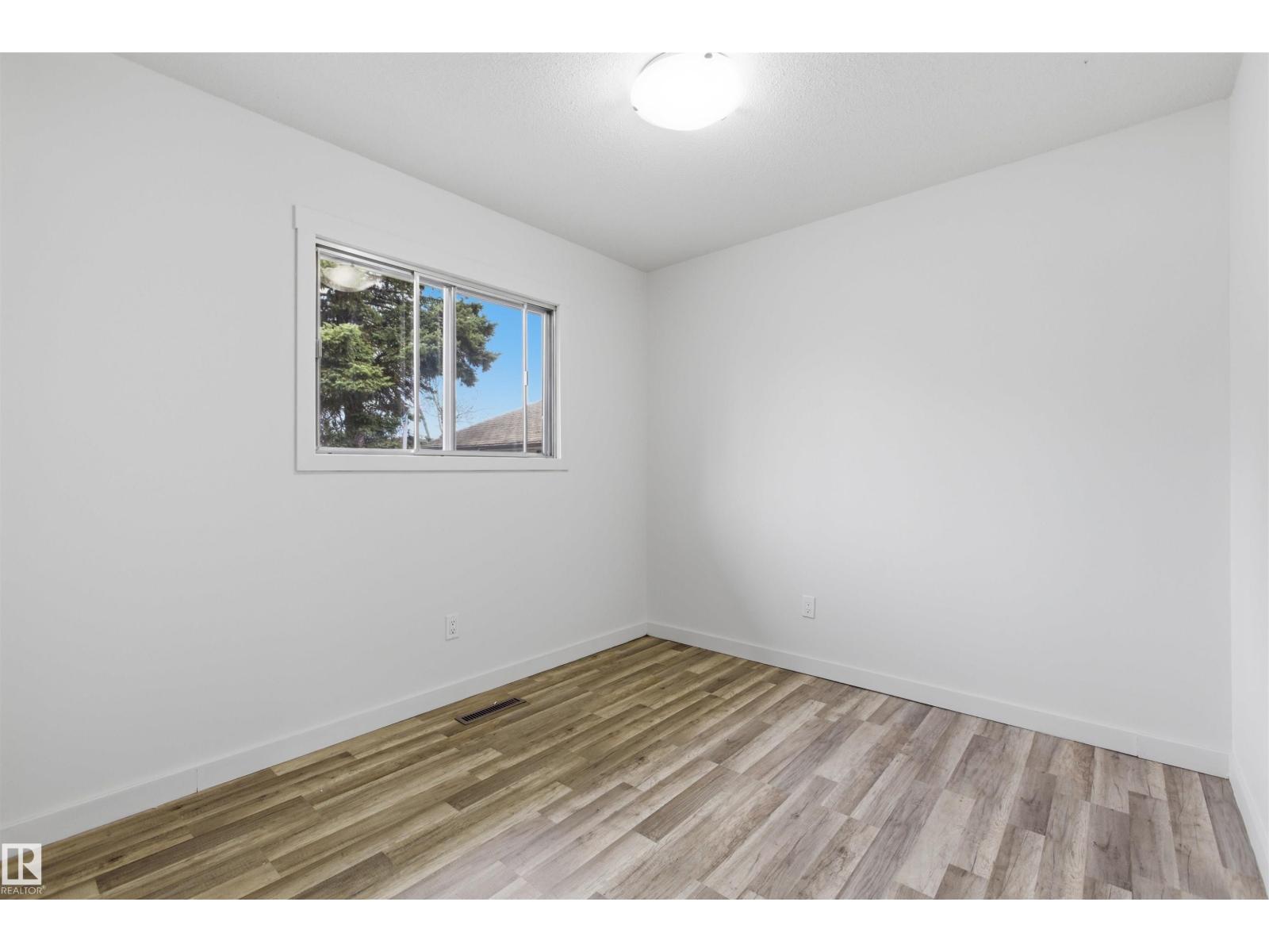 7604 142 AV NW - 19
