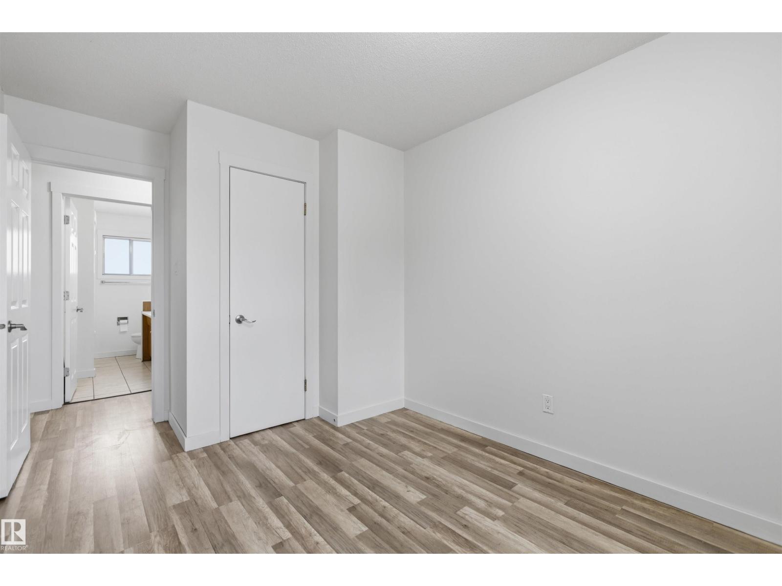 7604 142 AV NW - 24