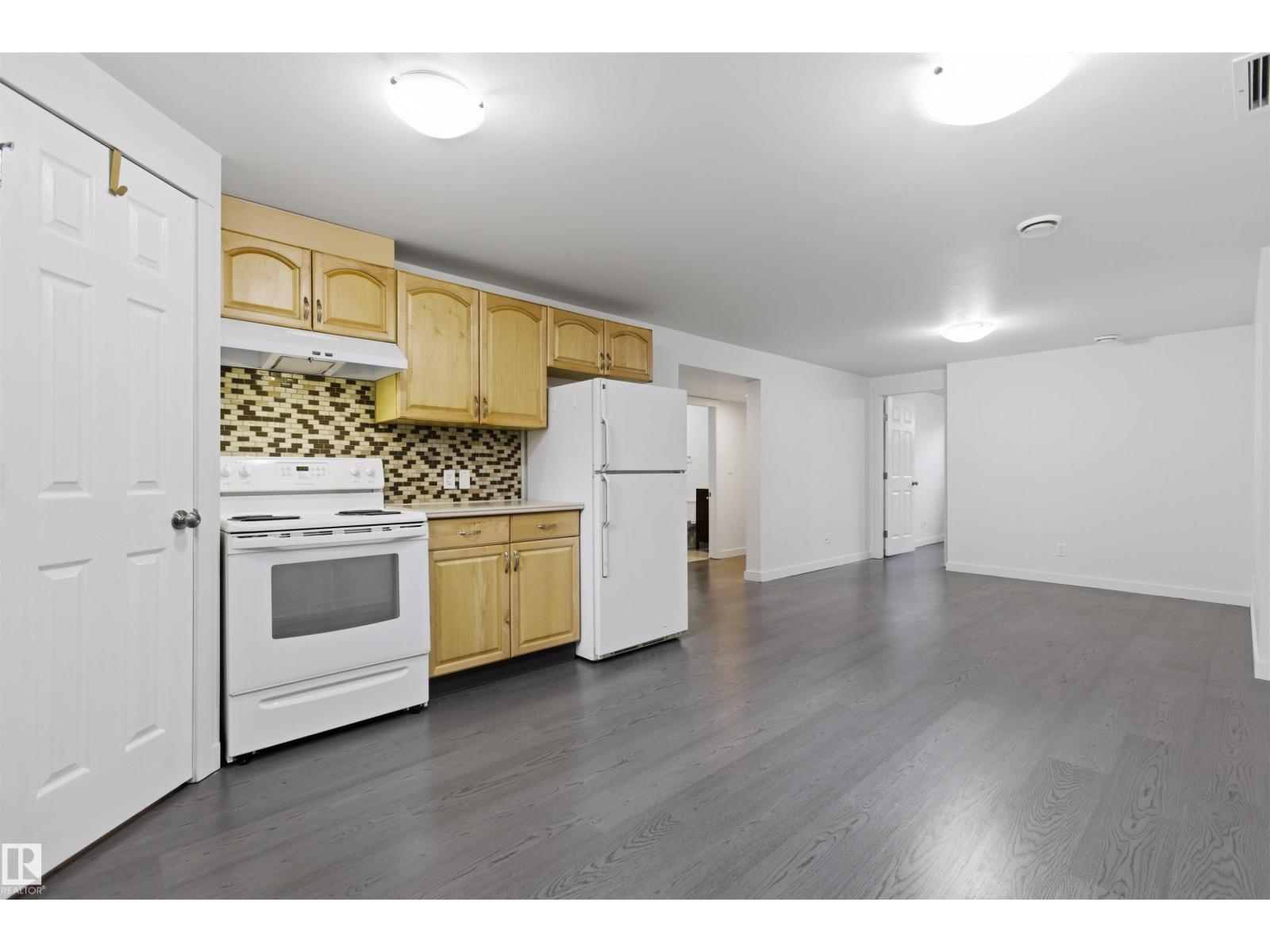 7604 142 AV NW - 29