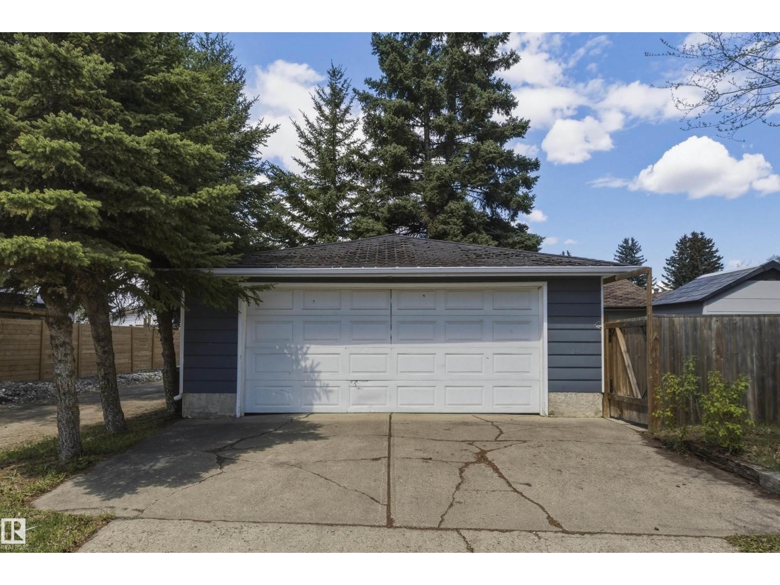 7604 142 AV NW - 47