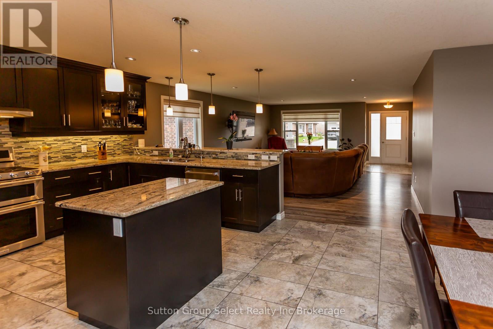 86 WALKER ROAD - 13