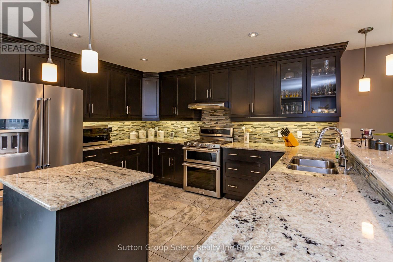 86 WALKER ROAD - 14