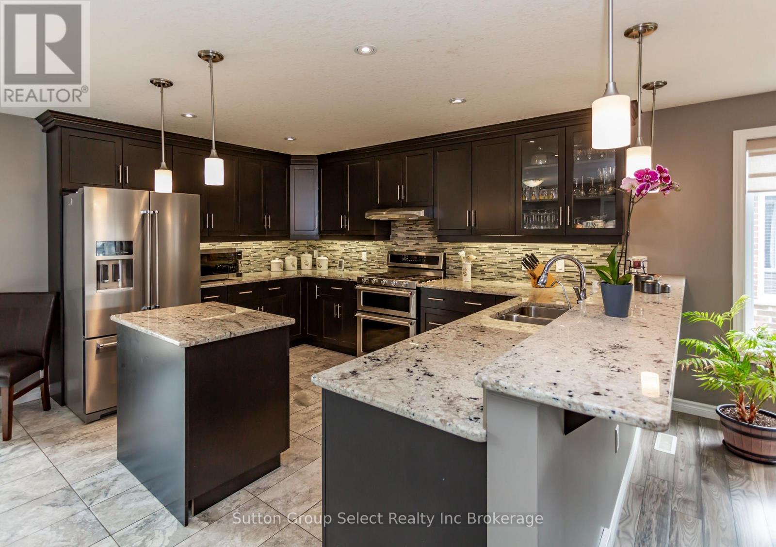 86 WALKER ROAD - 17