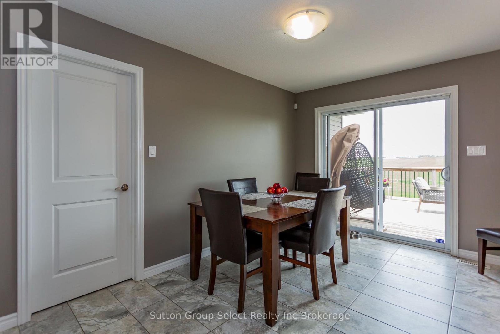 86 WALKER ROAD - 18