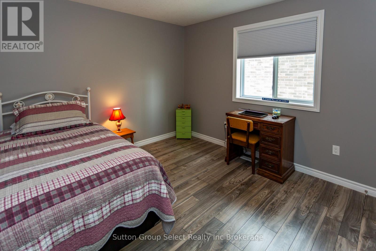 86 WALKER ROAD - 20