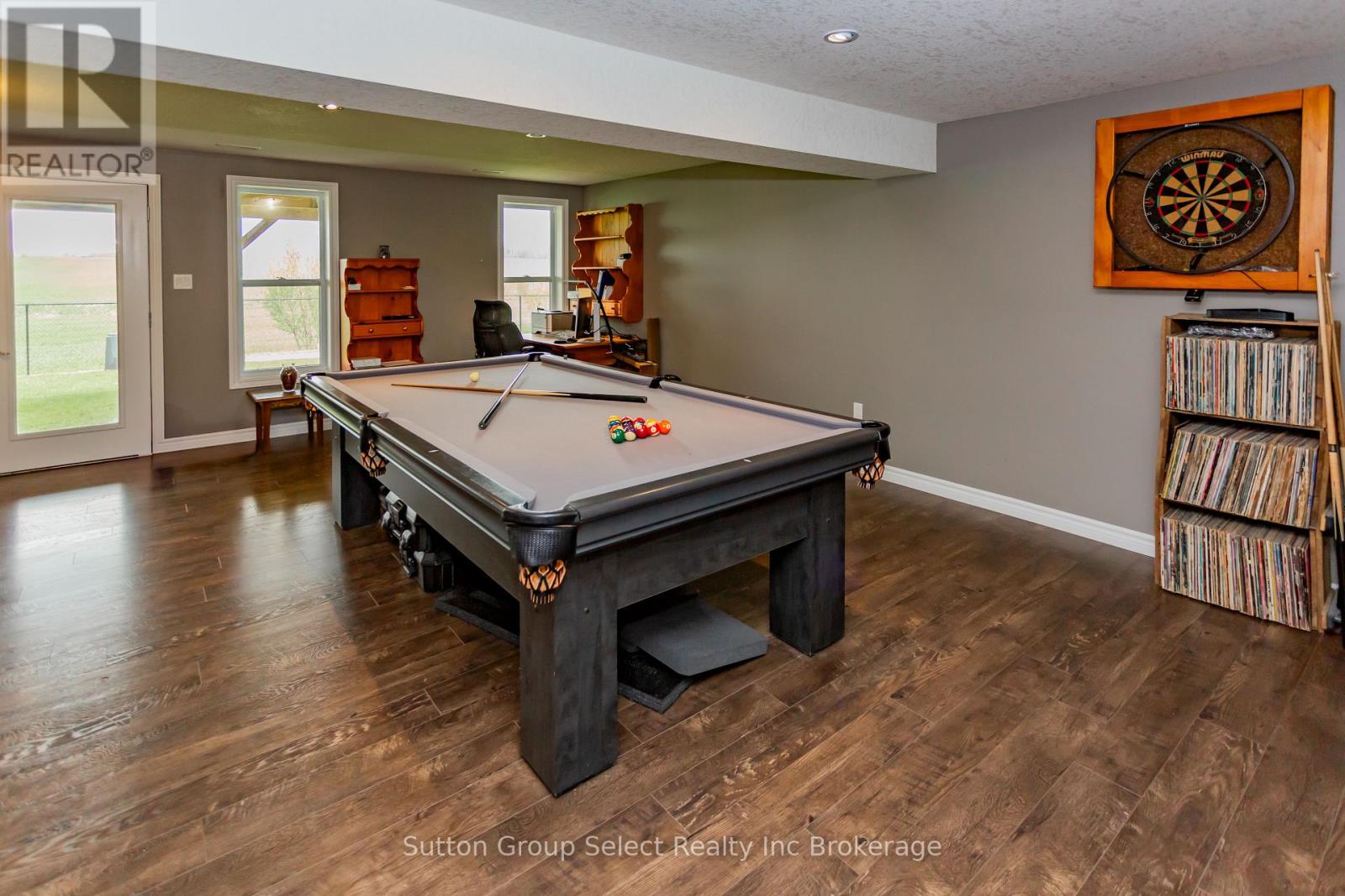 86 WALKER ROAD - 32