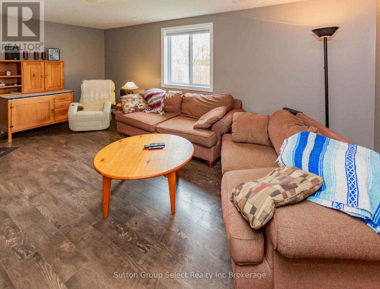 86 WALKER ROAD - 34