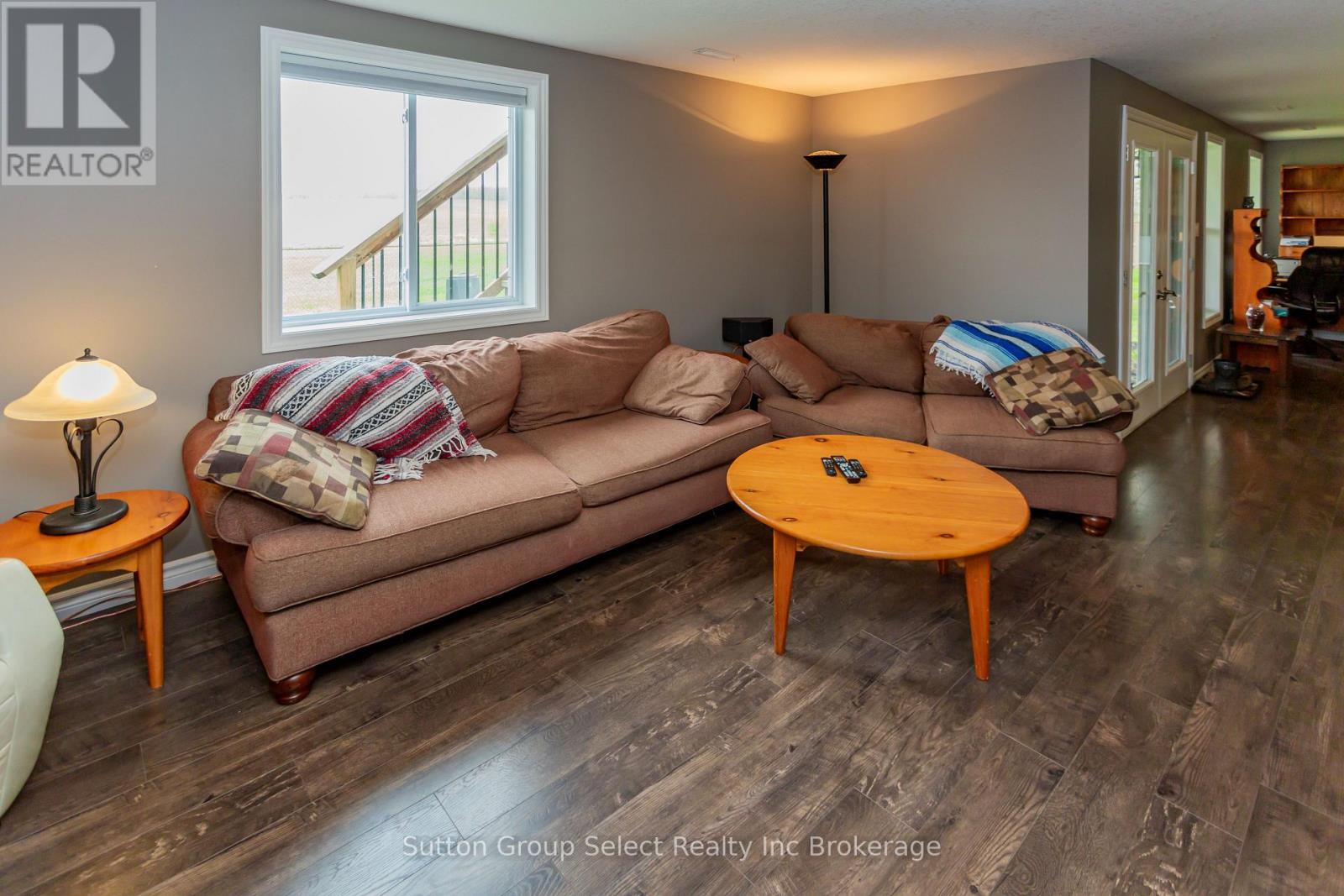 86 WALKER ROAD - 35