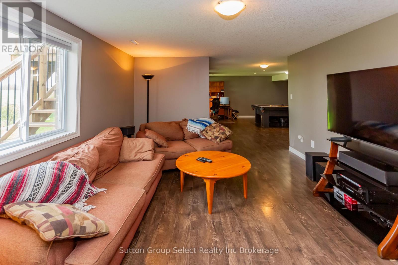 86 WALKER ROAD - 36