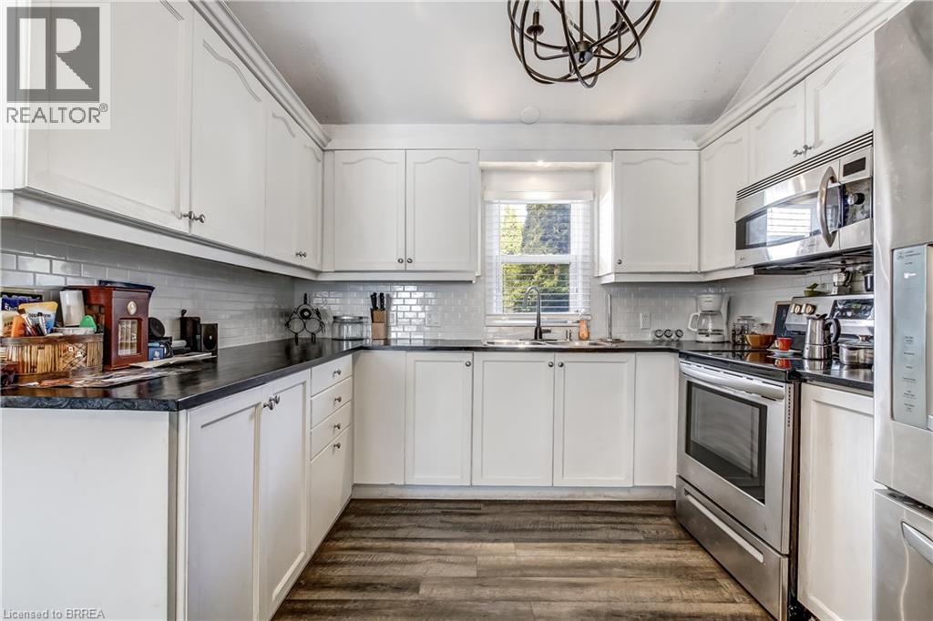 4 TYLER Street - 5