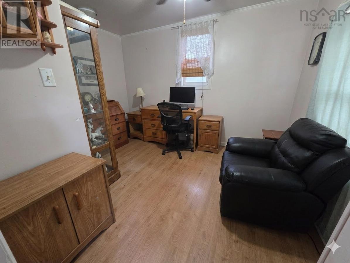 365 HAMMONDS PLAINS Road - 8