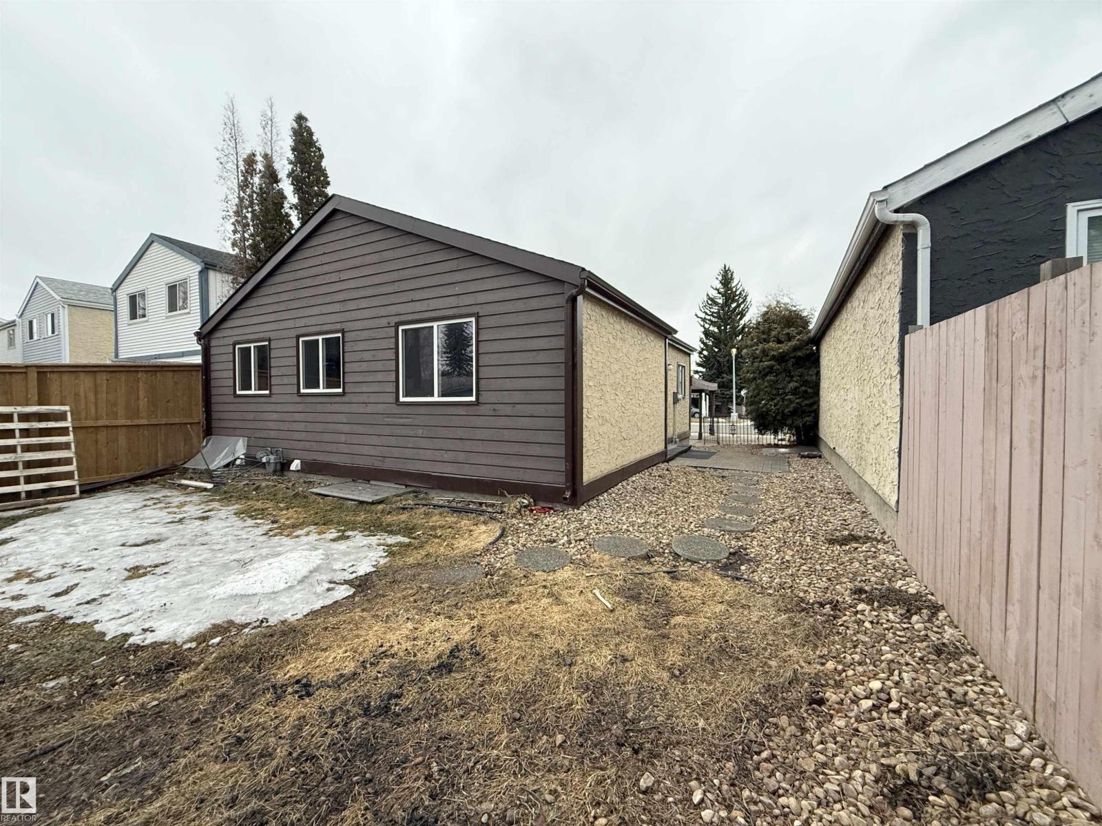 5514 93A AV NW - 26