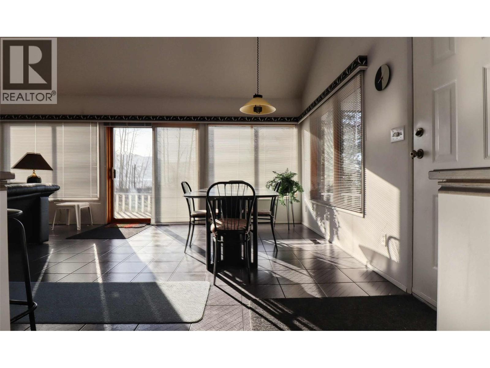 6884 Squilax-Anglemont Road - 22