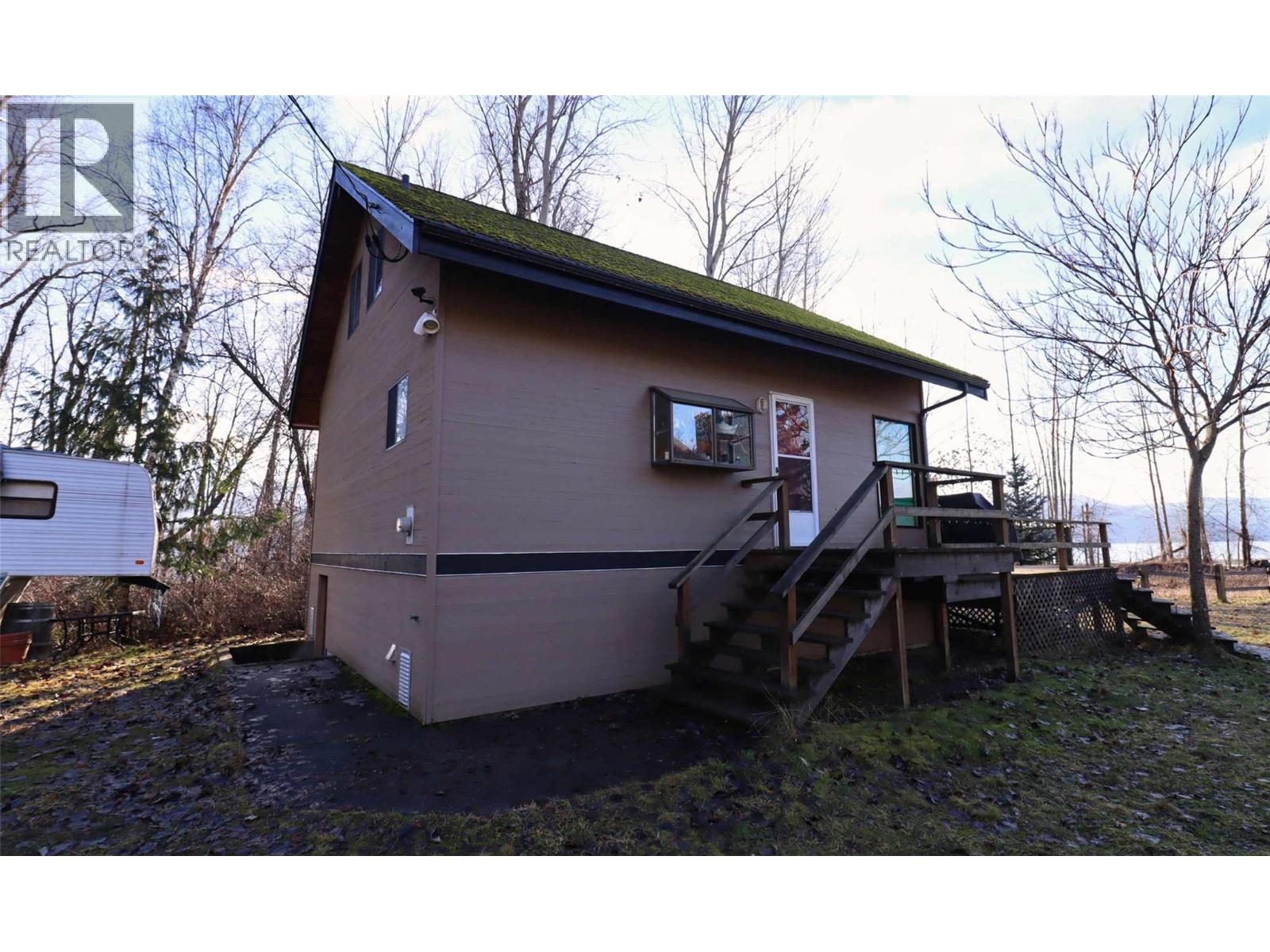 6884 Squilax-Anglemont Road - 46