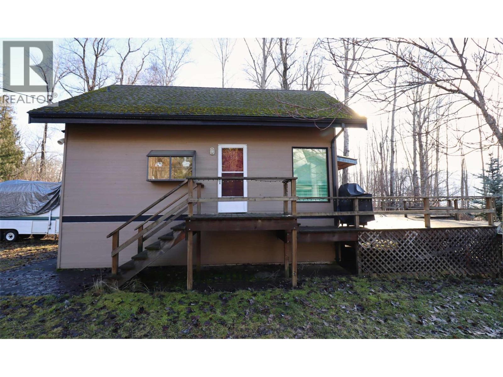 6884 Squilax-Anglemont Road - 47