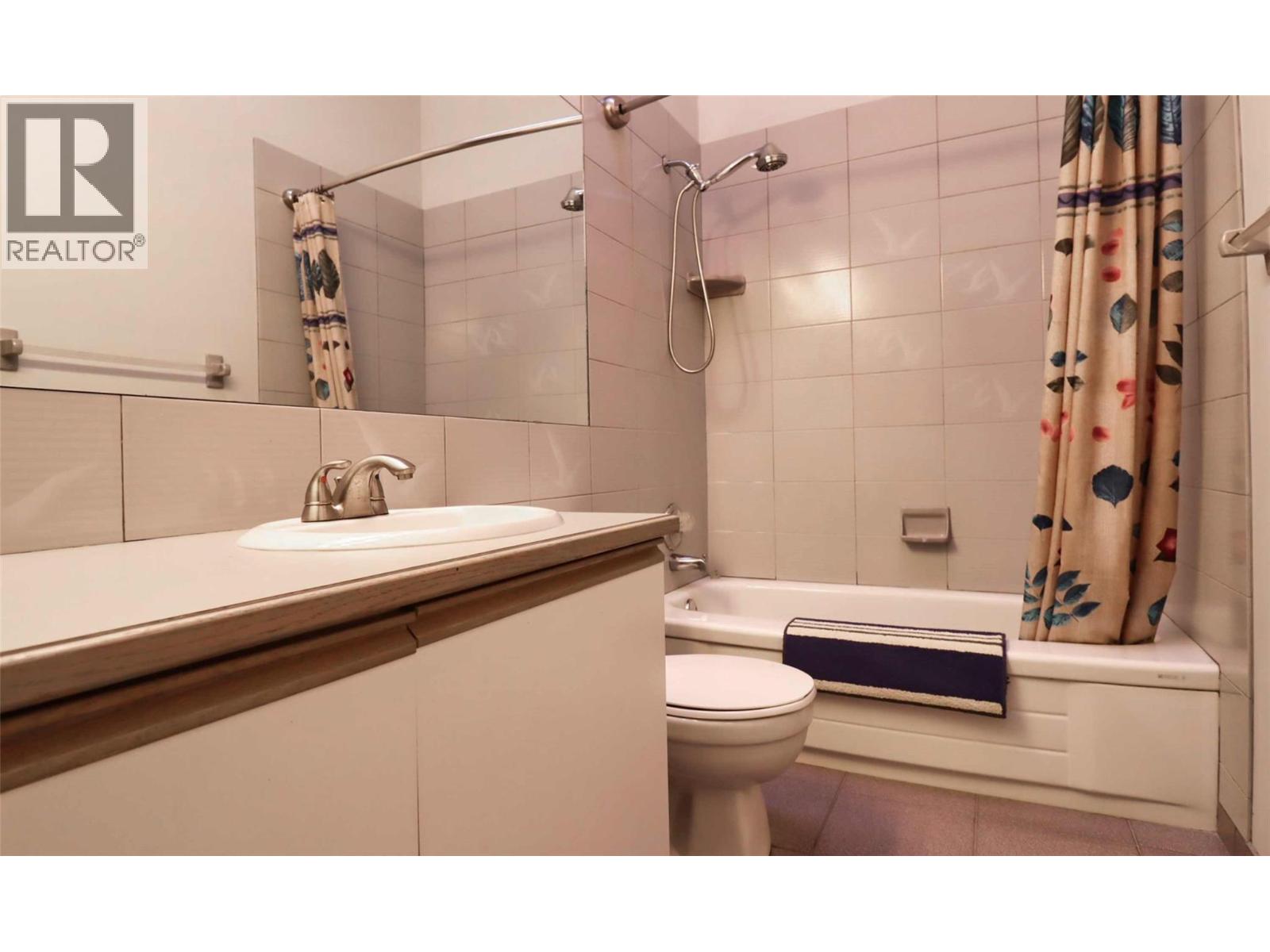 6884 Squilax-Anglemont Road - 31