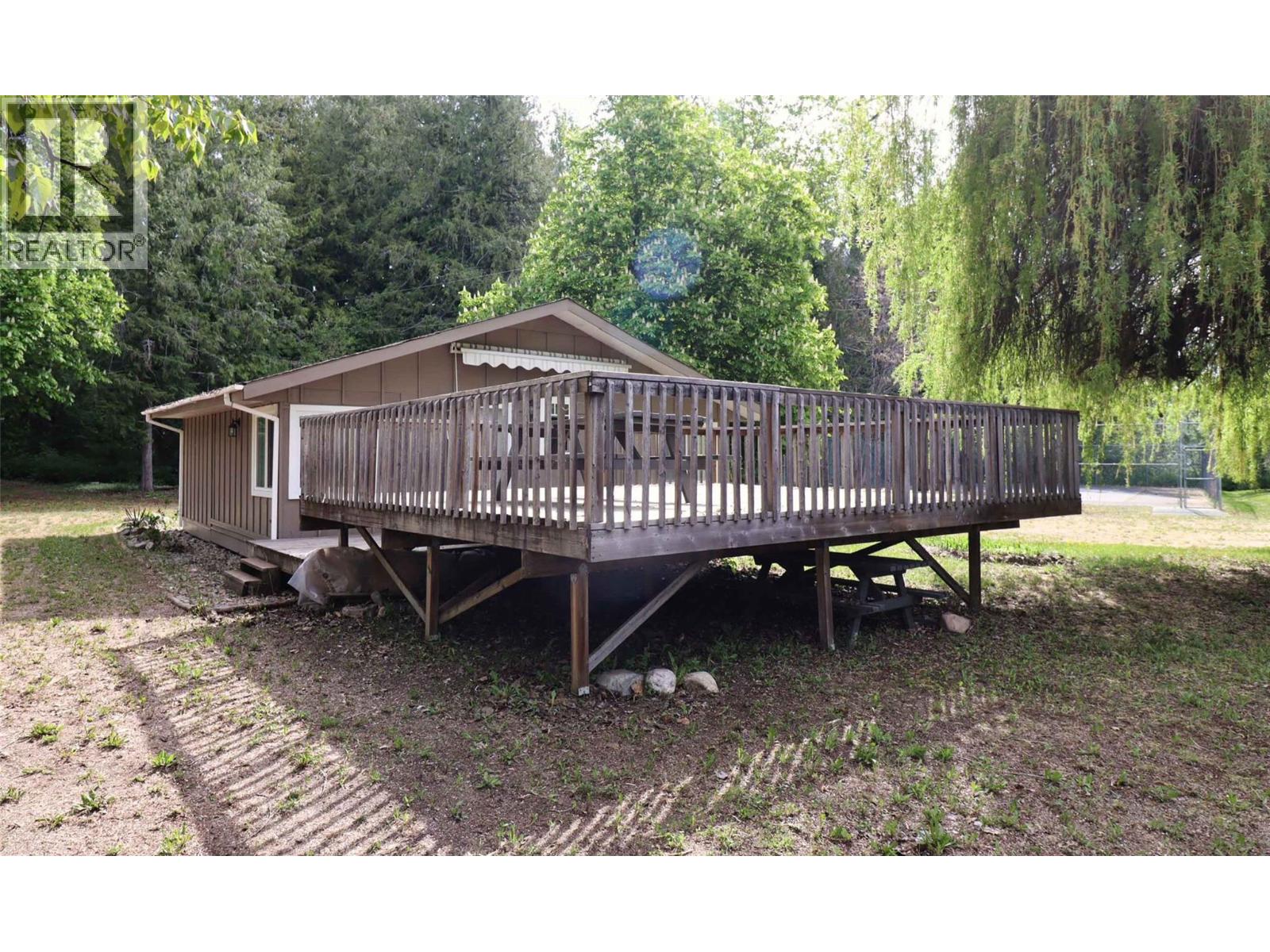 6884 Squilax-Anglemont Road - 72