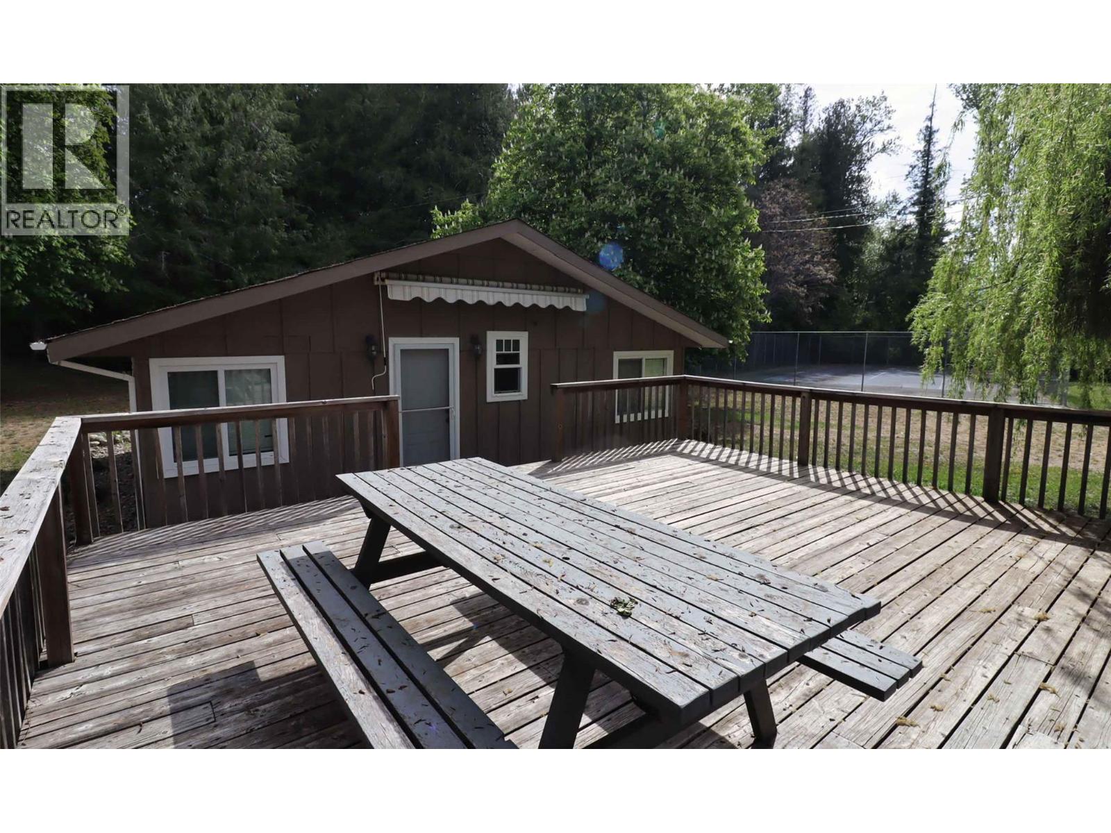 6884 Squilax-Anglemont Road - 76