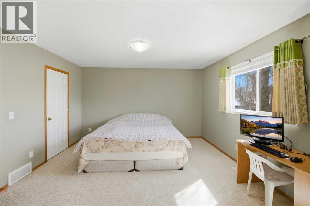 39 Saddlemont Close NE - 17
