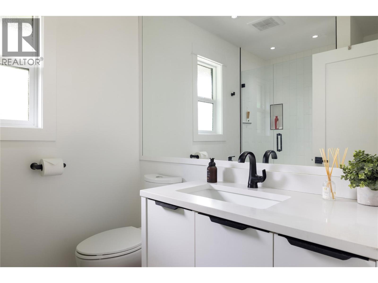 4265 Lakeshore Road, Kelowna