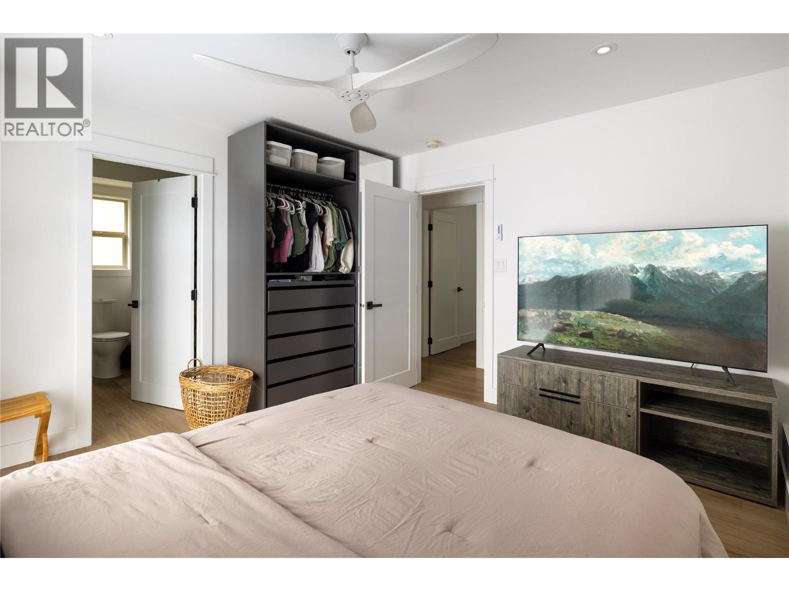 4265 Lakeshore Road, Kelowna