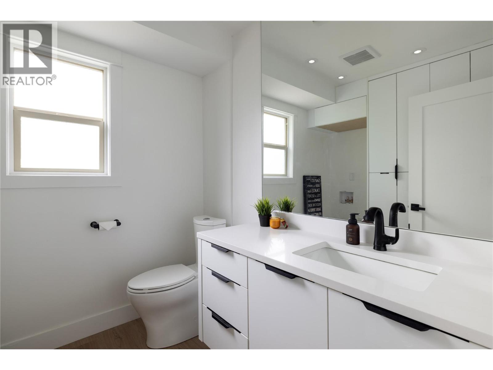 4265 Lakeshore Road, Kelowna