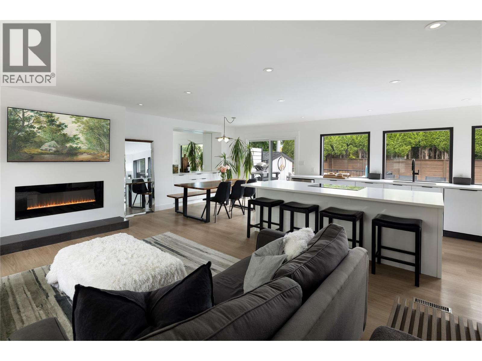 4265 Lakeshore Road - 13