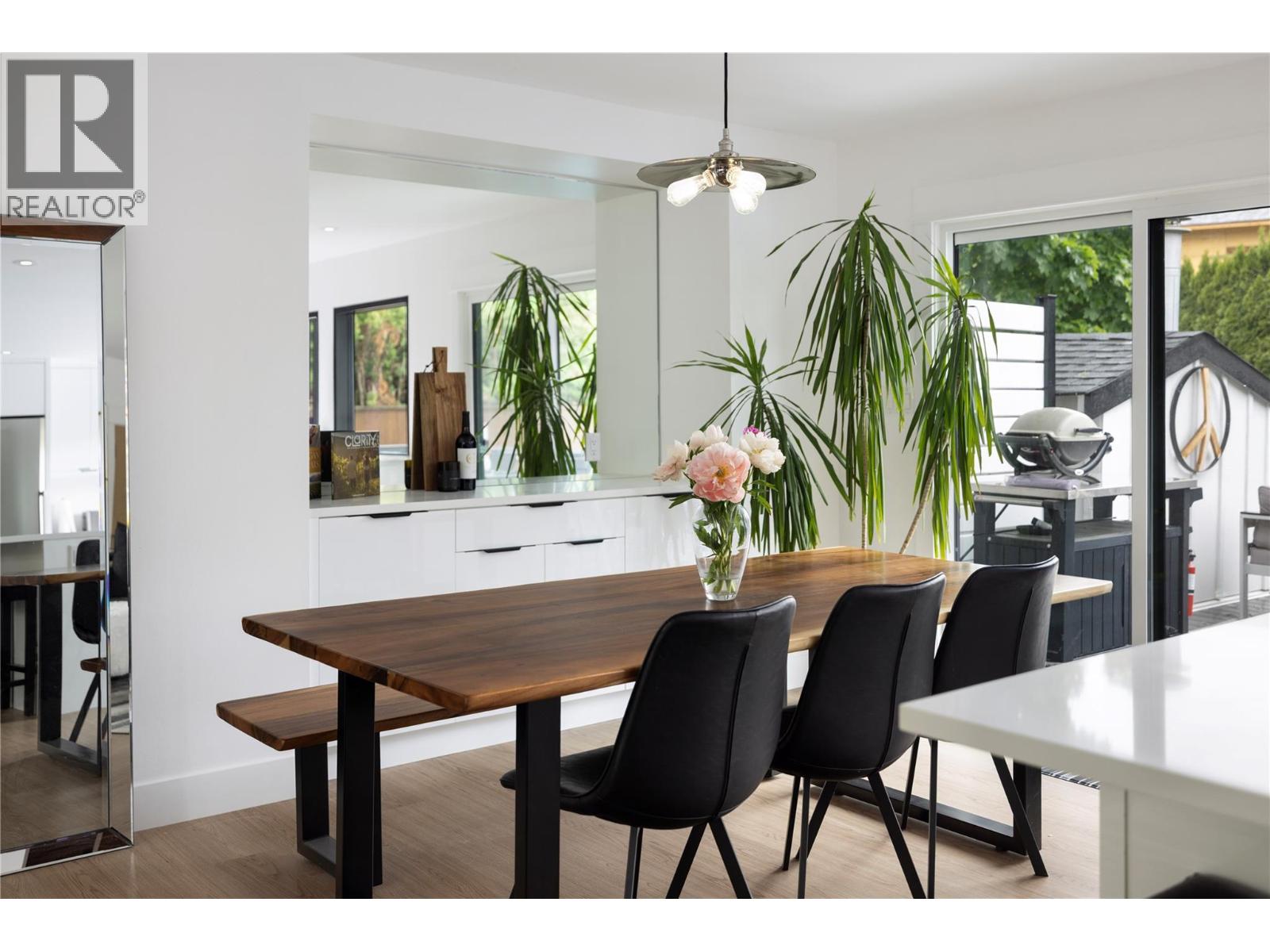 4265 Lakeshore Road - 12