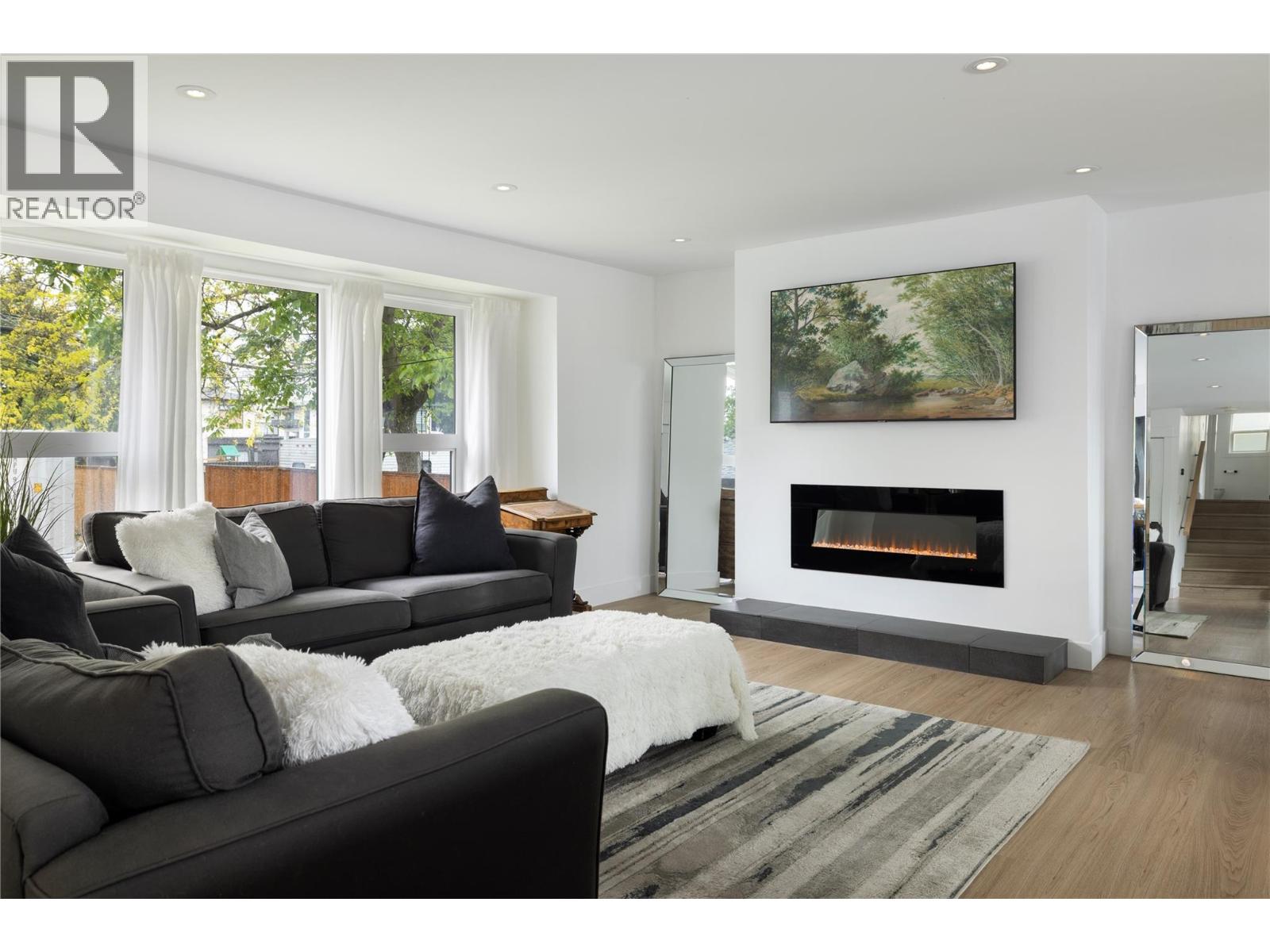 4265 Lakeshore Road, Kelowna