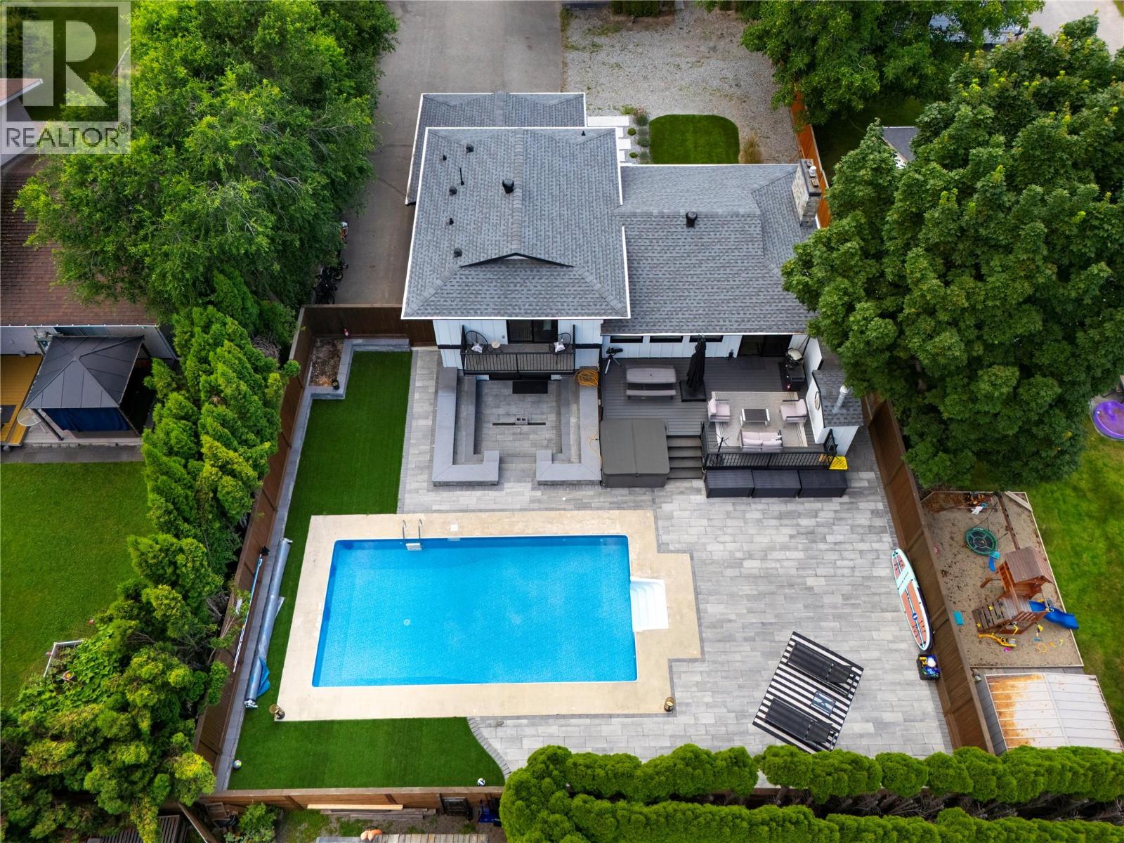 4265 Lakeshore Road, Kelowna