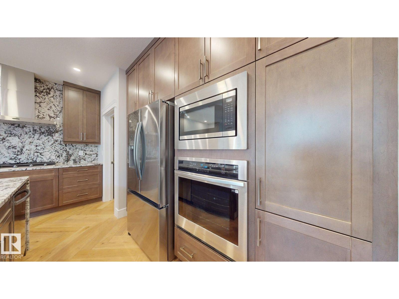 2112 208 ST NW - 9