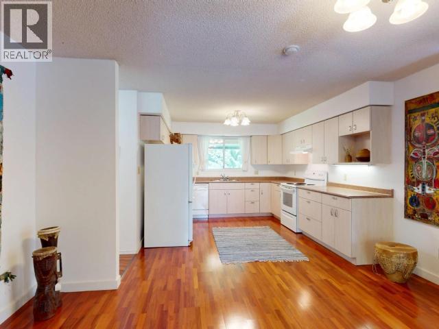2241 ROBERTS ROAD - 31